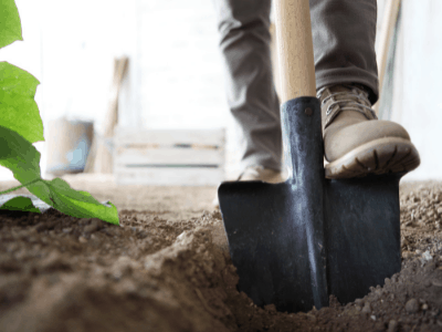 Trenching shovel