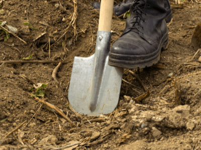 Trenching shovel