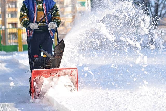 Can snow blower remove ice