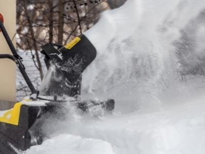 Snow Joe SJ623E Electric Single Stage Snow Thrower Review