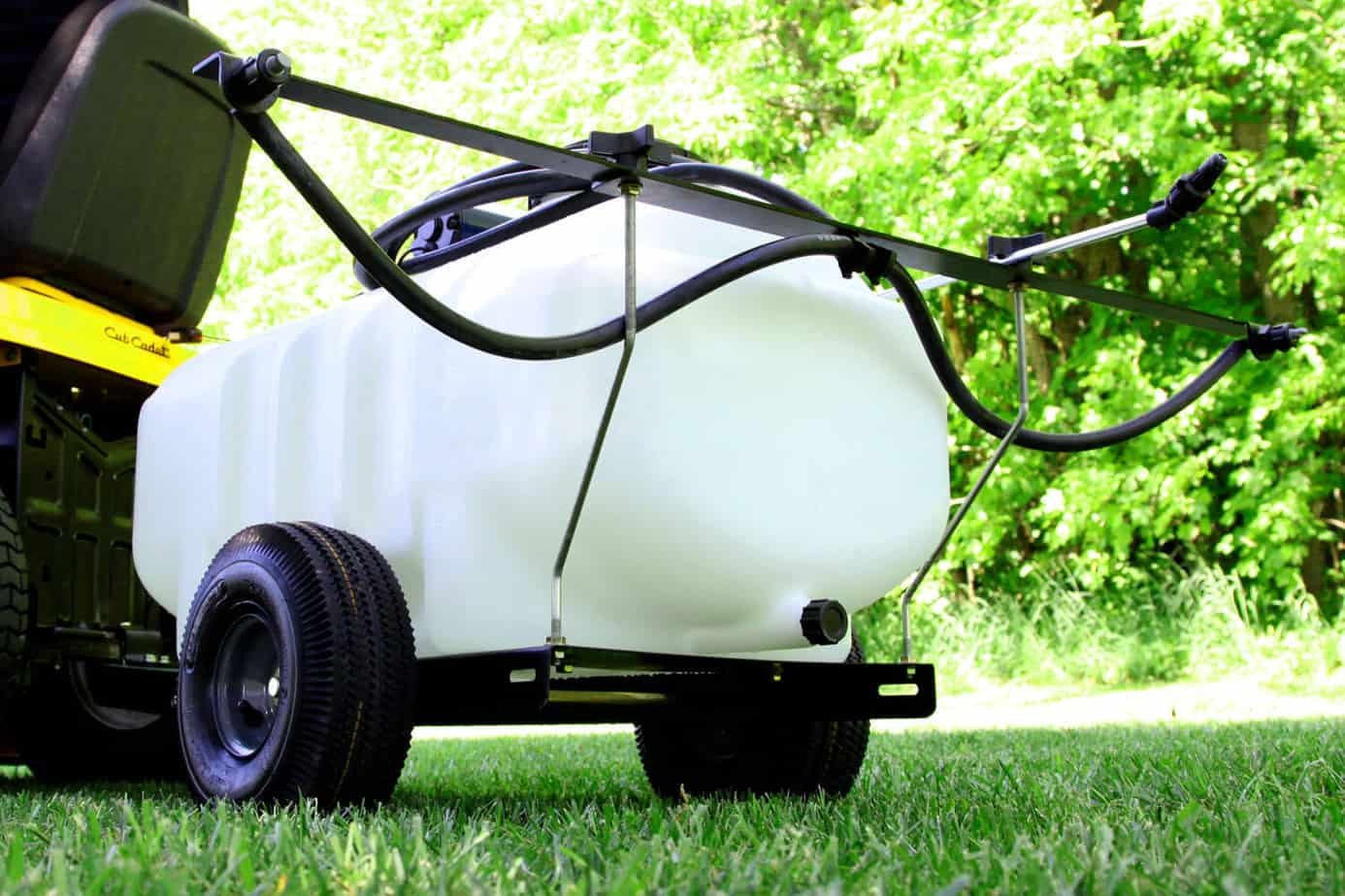 A lawn and garden sprayer 2